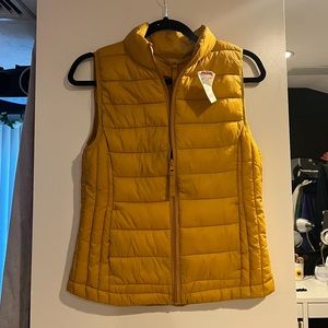 NWT- Puffer Vest